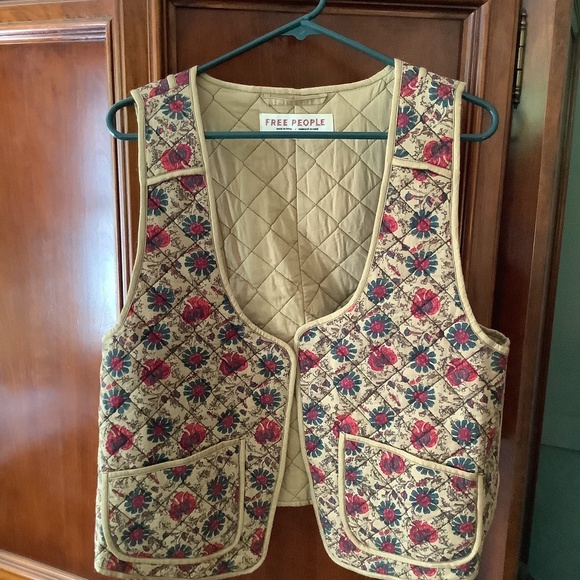 Free People Tops - Free People open front quilted floral print vest size L